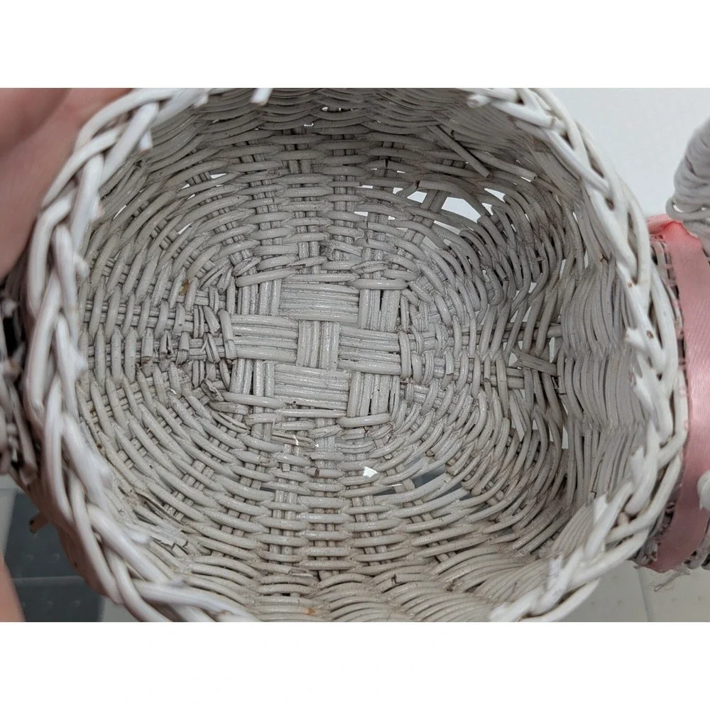 N/A white wicker